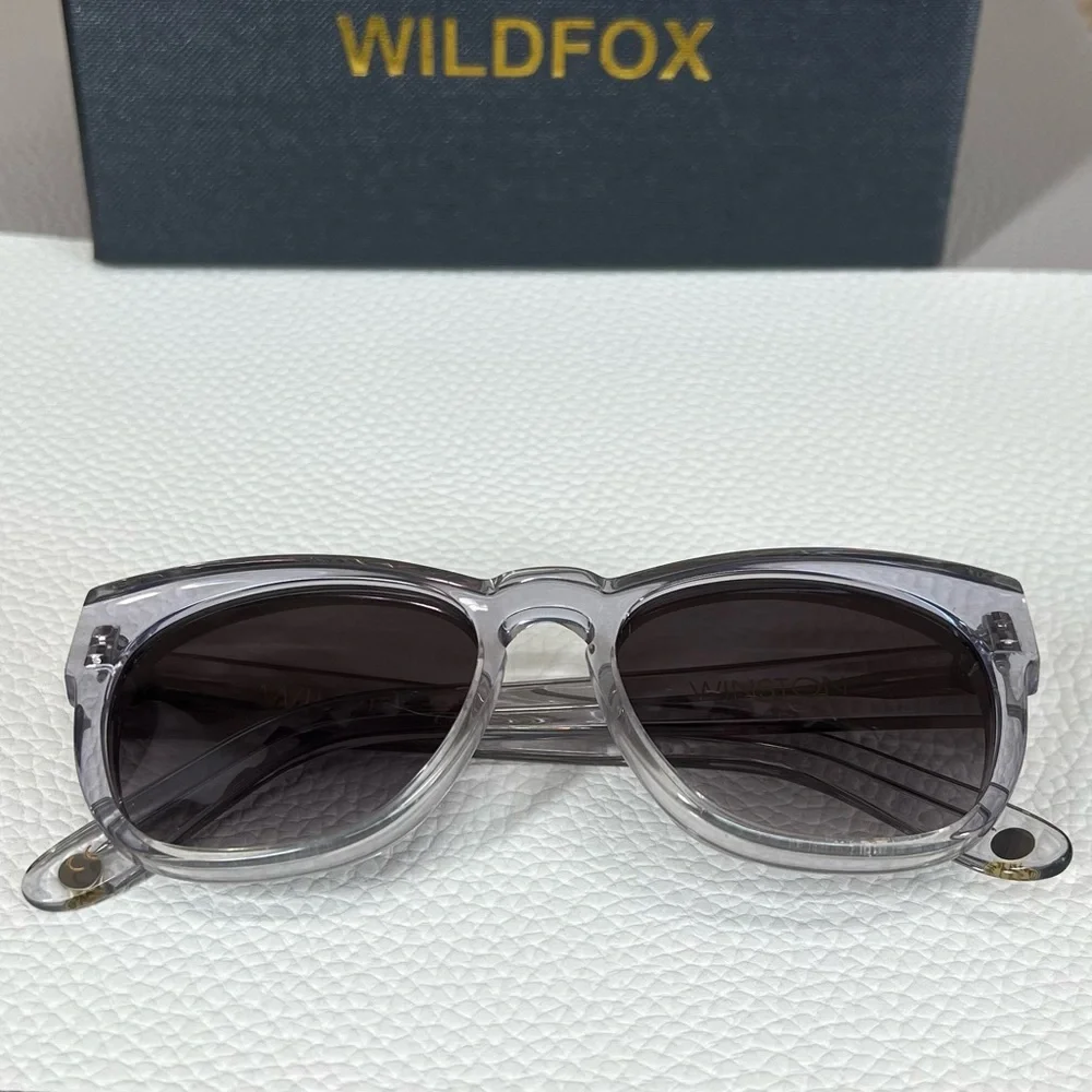WILDFOX couture gray sunglasses